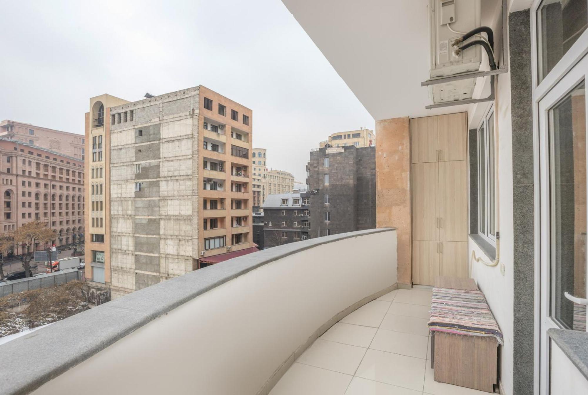 יירבאן 2 Bedrooms 2 Bathrooms Large And Lux Apartment Best Location מראה חיצוני תמונה
